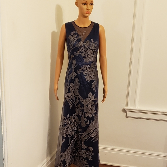 Women's Gown by David Meister - Picture 7 of 7